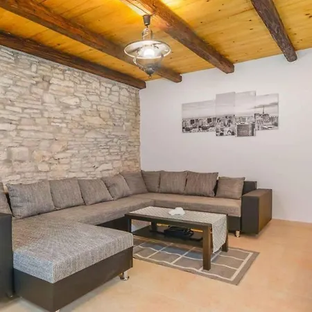 בית נופש Holiday In Tinjan/istrien 38452 Tinjan