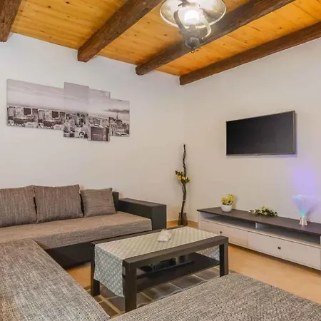 Holiday In Tinjan/istrien 38452 בית נופש Tinjan
