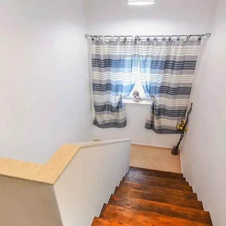 Holiday In Tinjan/istrien 38452 בית נופש *